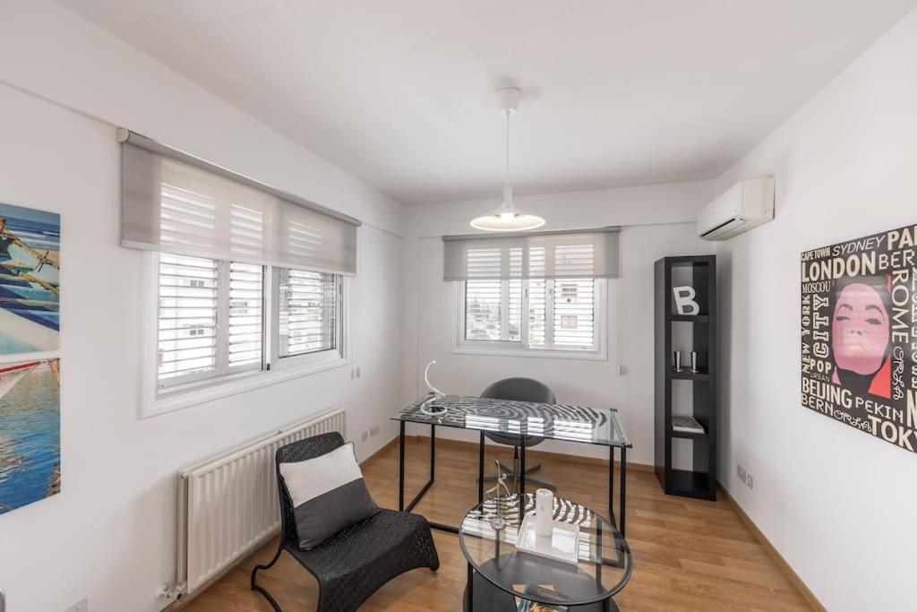 Luxurious Bright & Stylish 2Br With Office In Nicosia Apartment Exterior photo